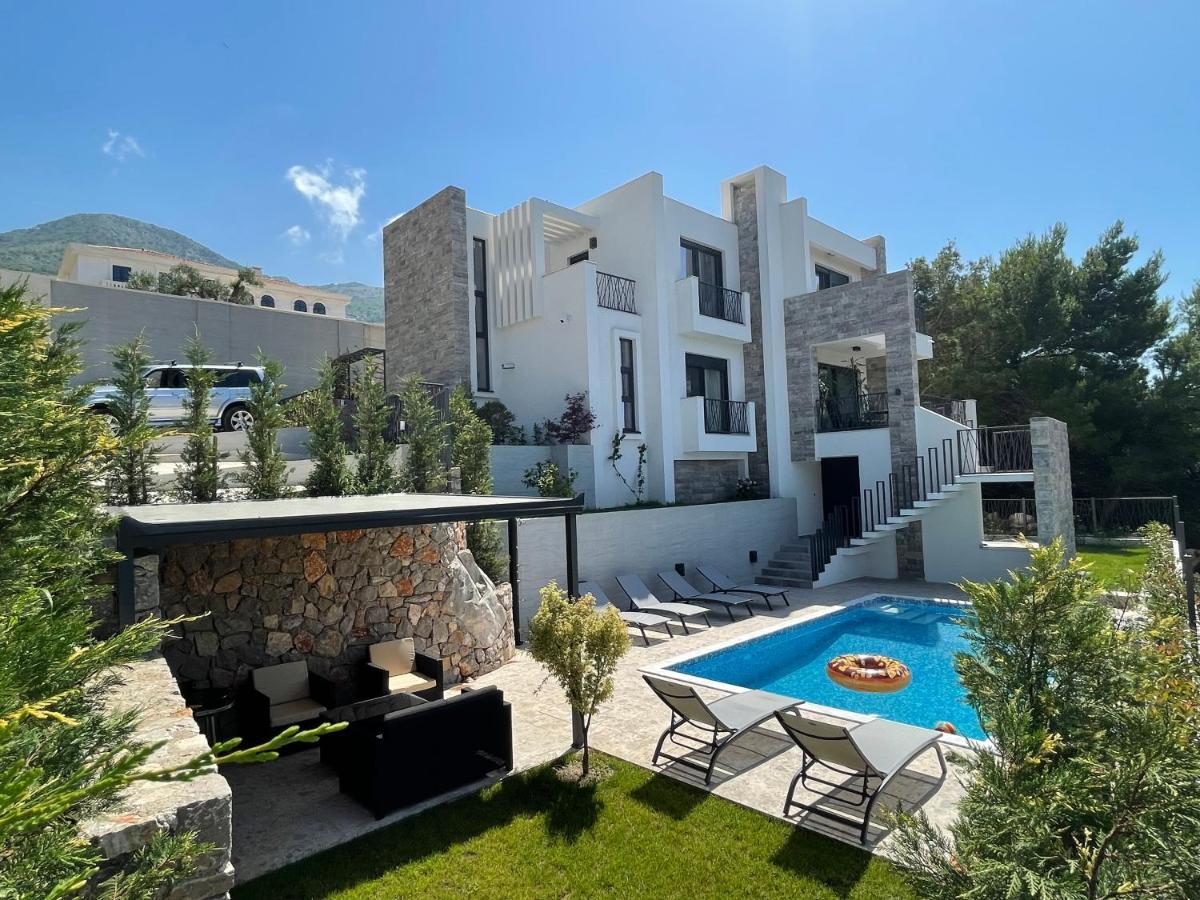 Villa Pine بار المظهر الخارجي الصورة