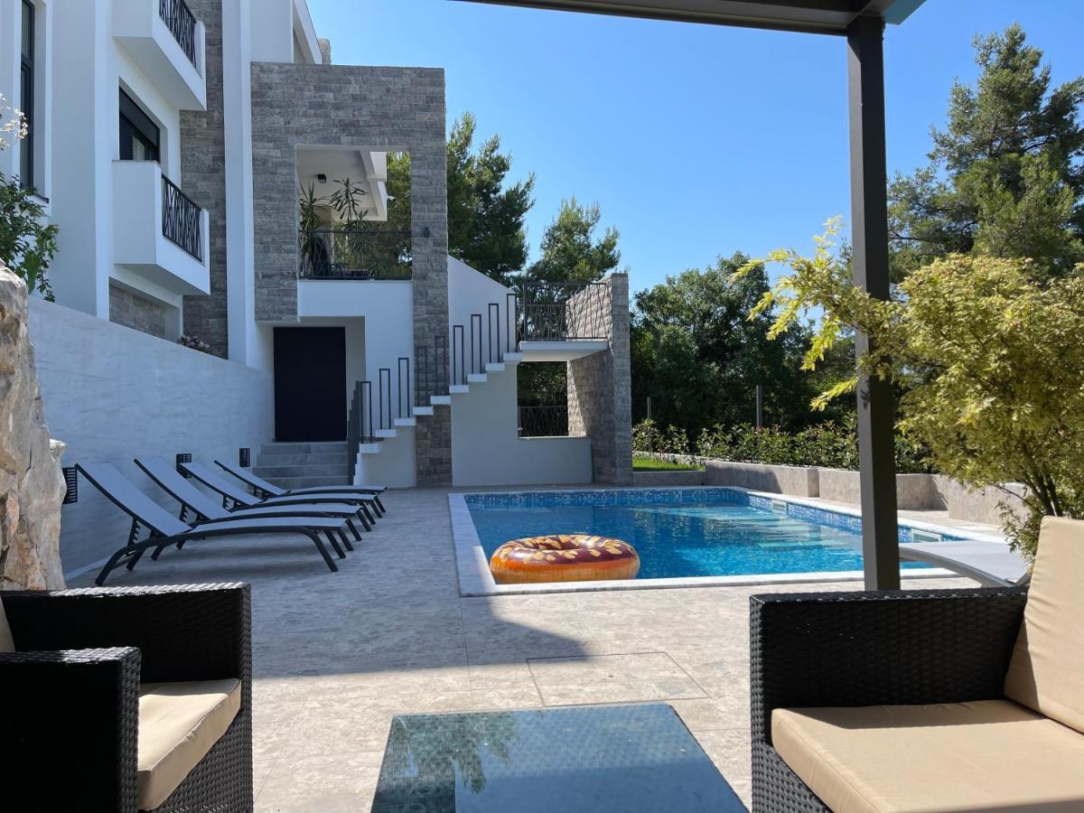 Villa Pine بار المظهر الخارجي الصورة