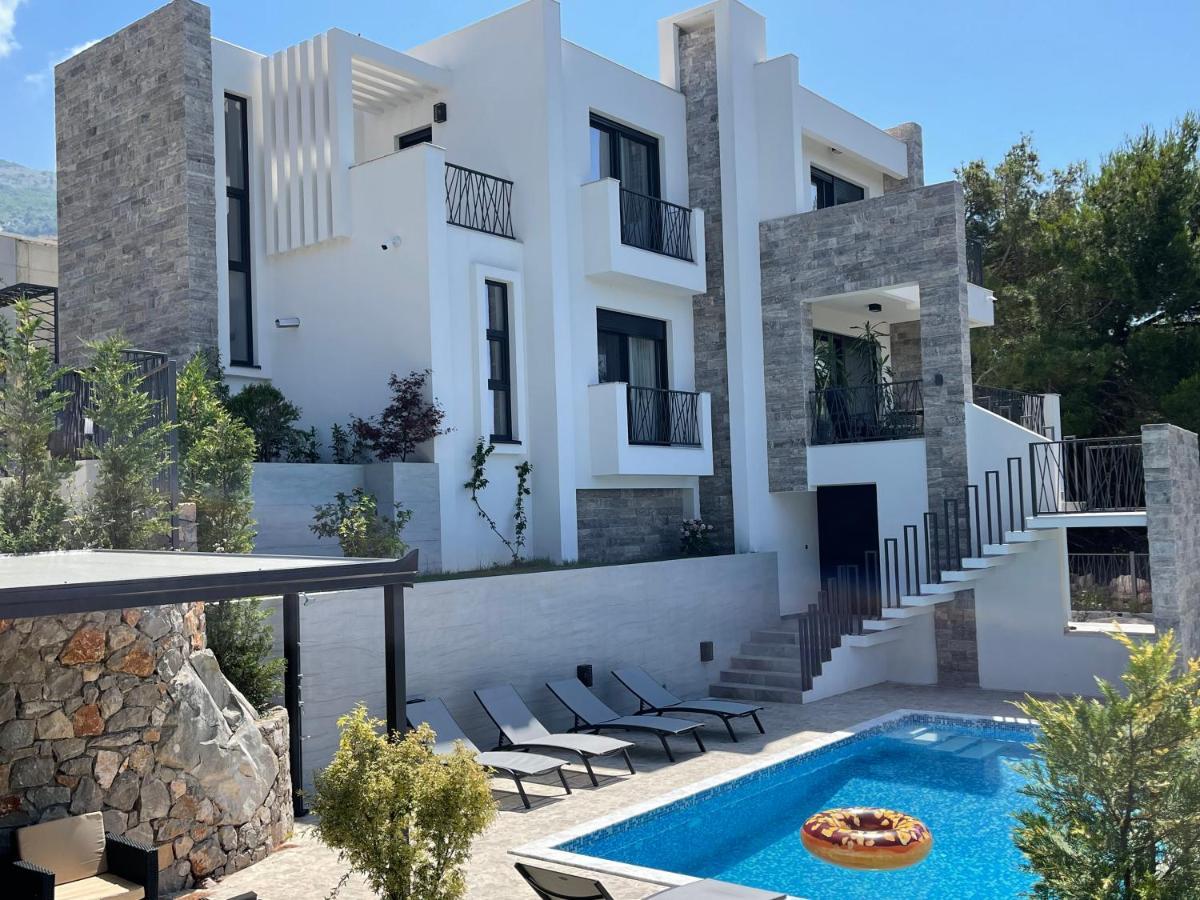 Villa Pine بار المظهر الخارجي الصورة