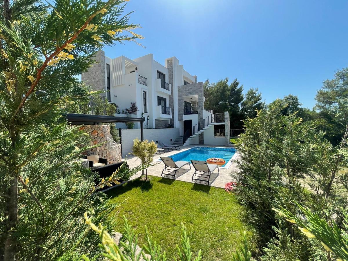 Villa Pine بار المظهر الخارجي الصورة