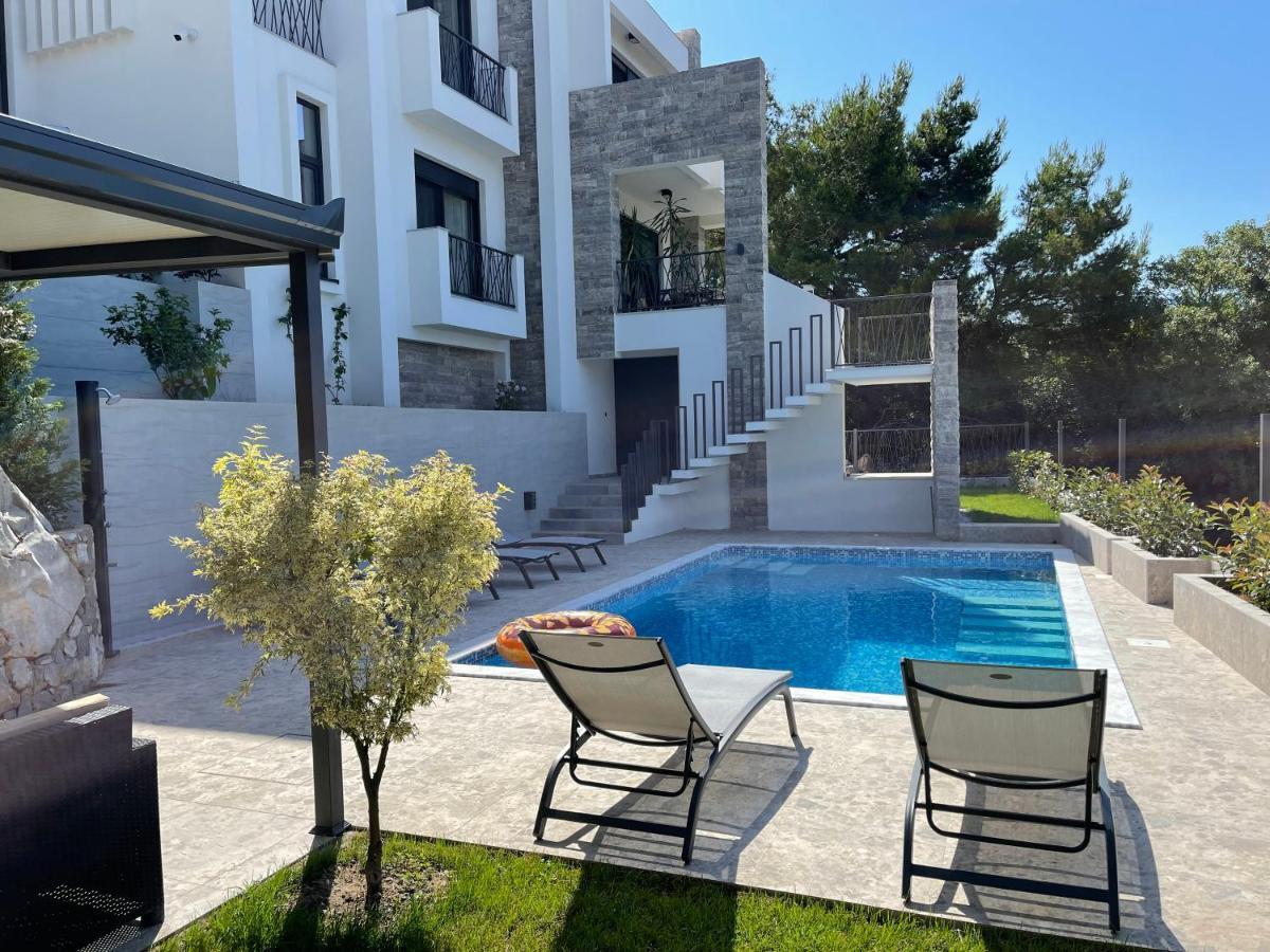 Villa Pine بار المظهر الخارجي الصورة