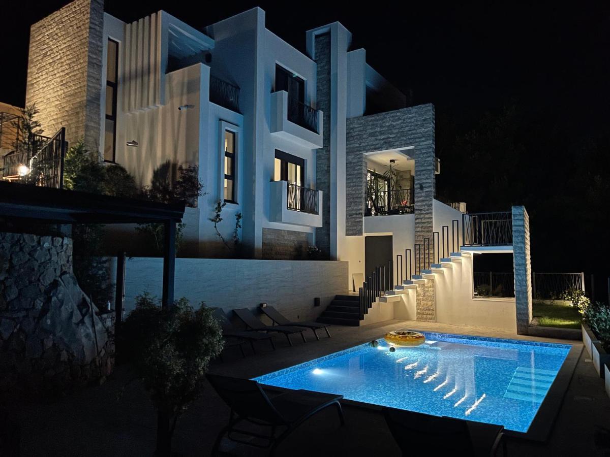 Villa Pine بار المظهر الخارجي الصورة