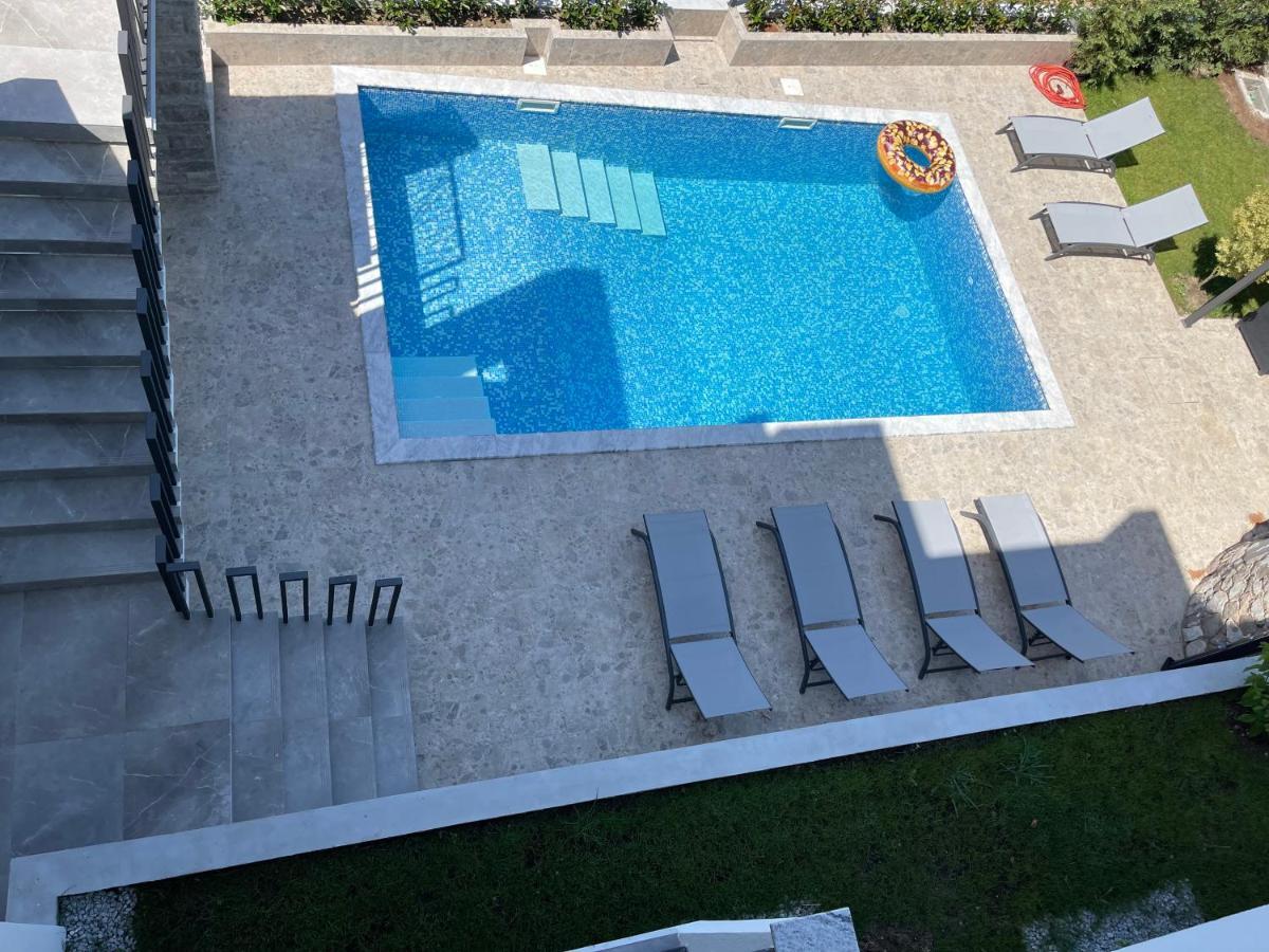 Villa Pine بار المظهر الخارجي الصورة
