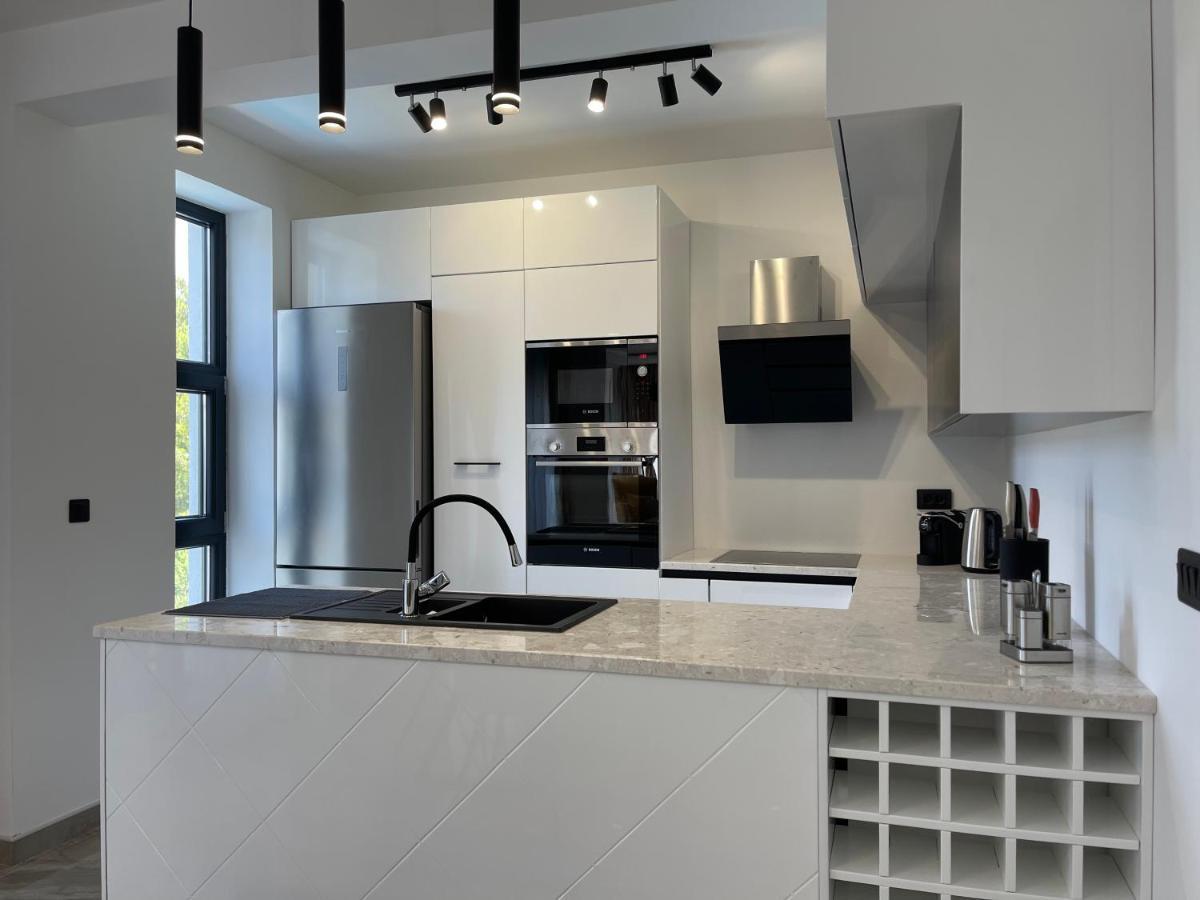 Villa Pine بار المظهر الخارجي الصورة