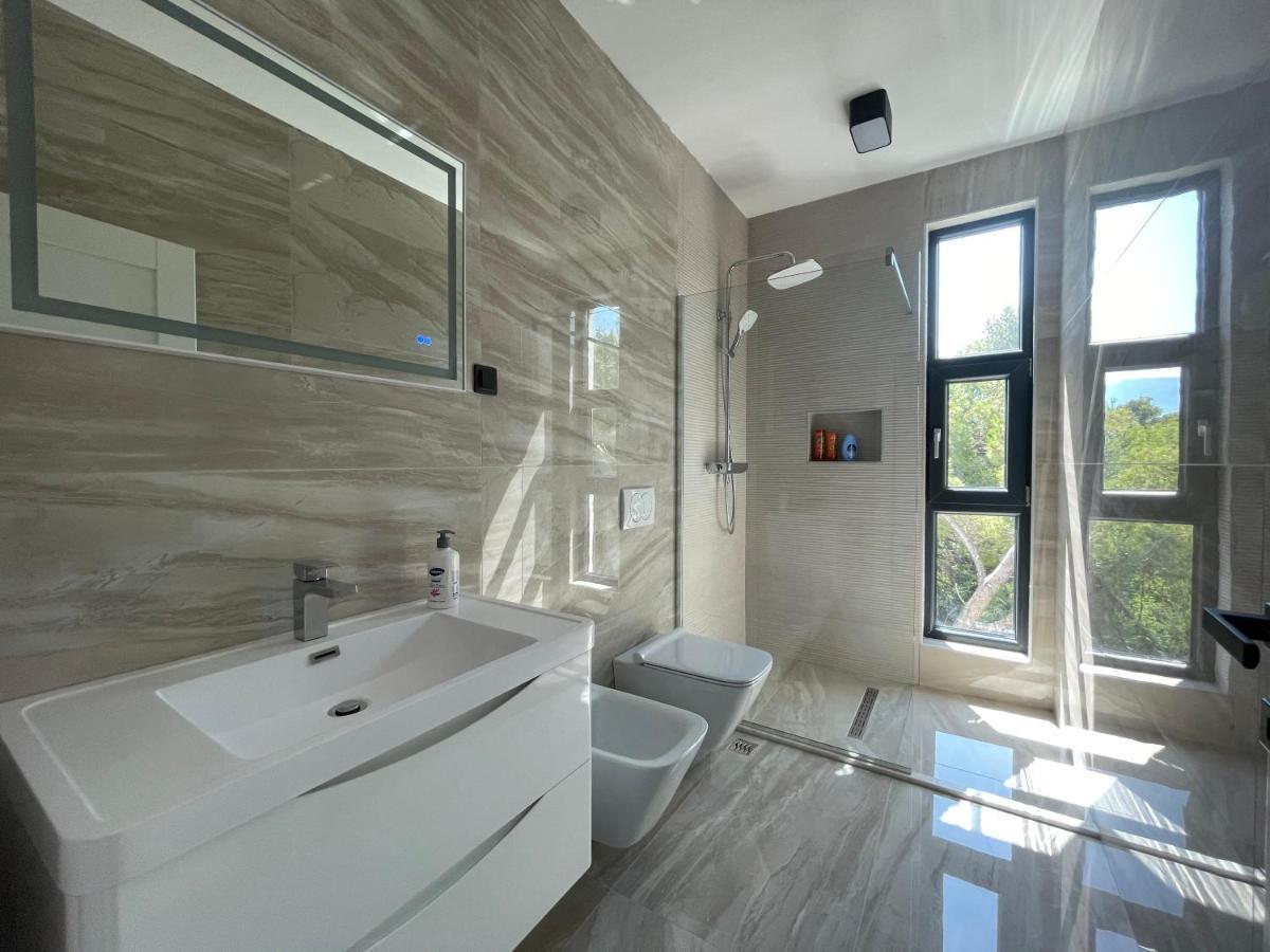 Villa Pine بار المظهر الخارجي الصورة