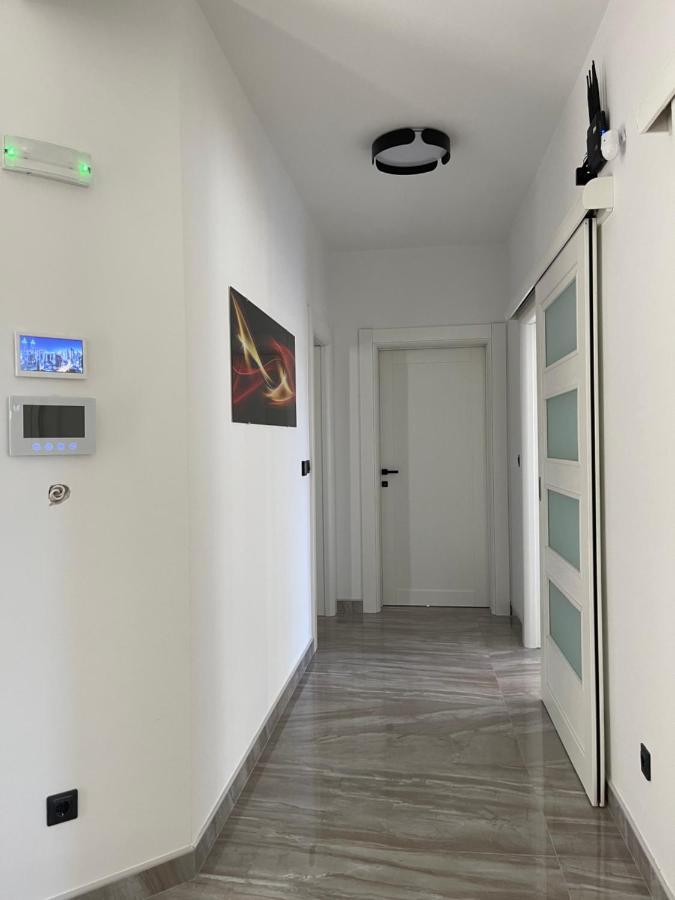 Villa Pine بار المظهر الخارجي الصورة