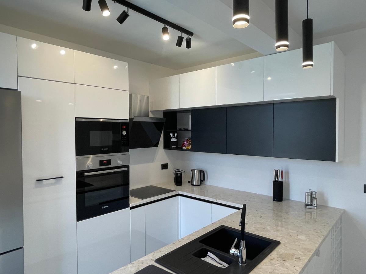 Villa Pine بار المظهر الخارجي الصورة