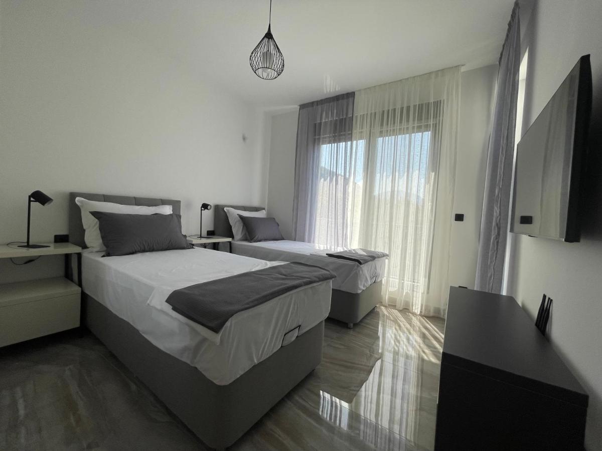 Villa Pine بار المظهر الخارجي الصورة