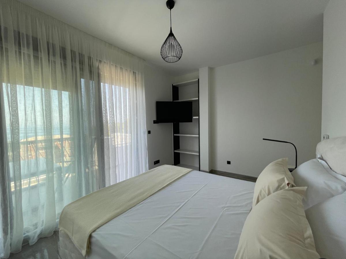 Villa Pine بار المظهر الخارجي الصورة