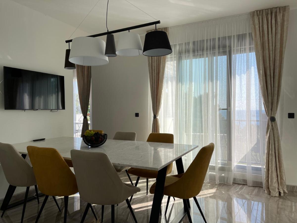 Villa Pine بار المظهر الخارجي الصورة
