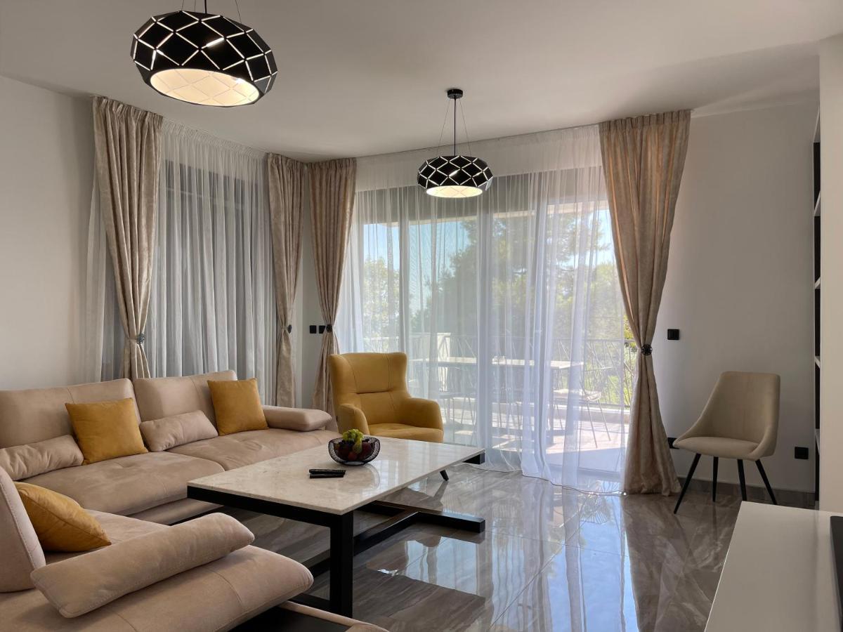 Villa Pine بار المظهر الخارجي الصورة